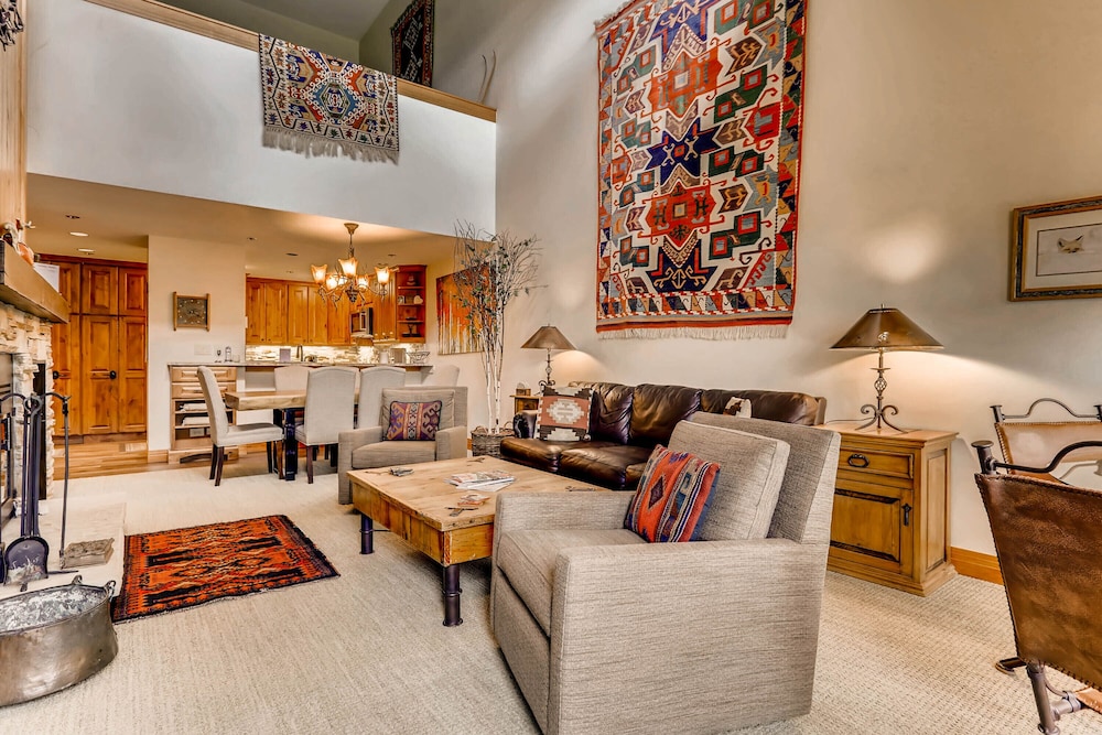 Kiva Lodge By East West 44/72