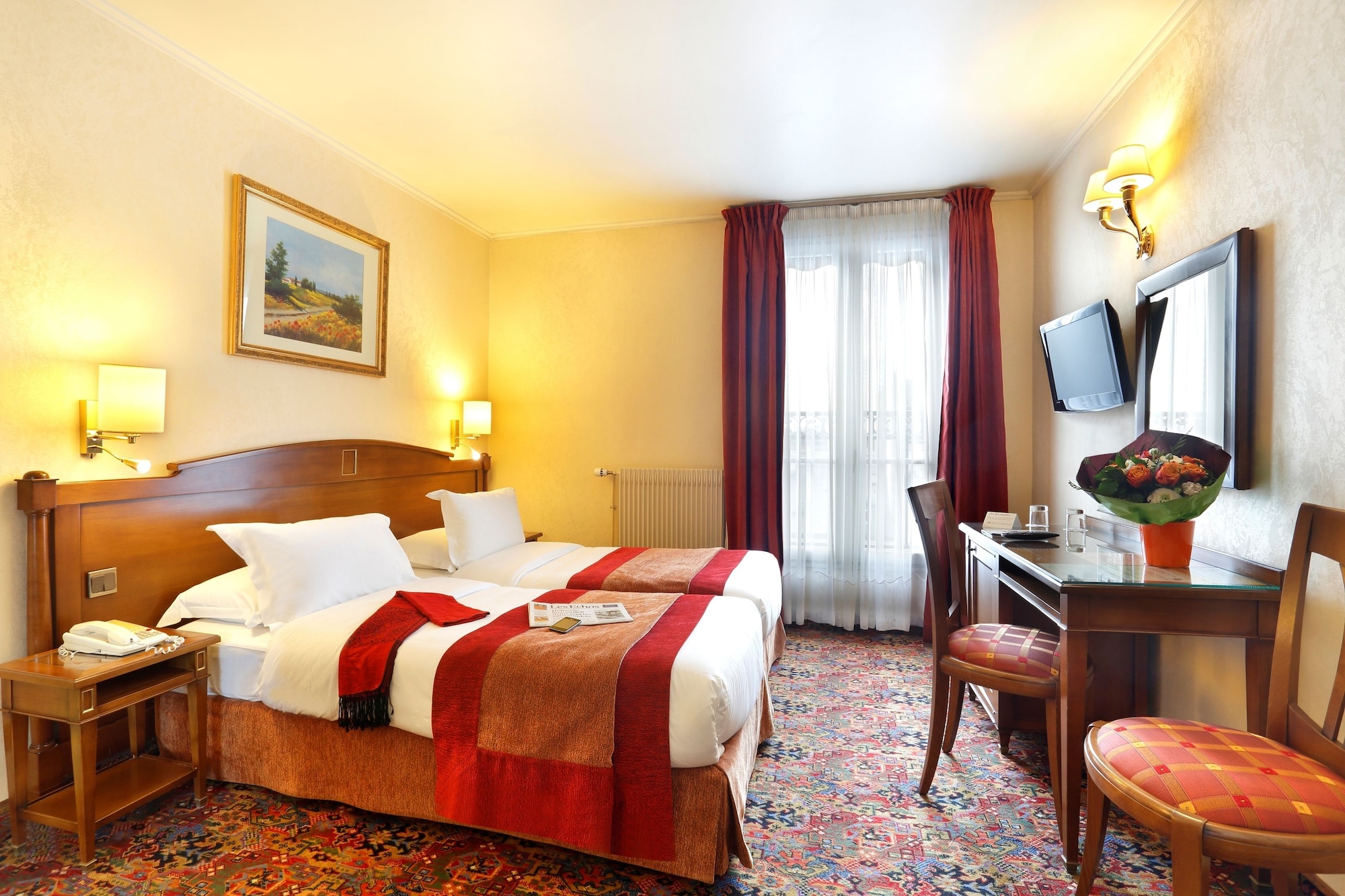 ROOM, TWIN BEDS