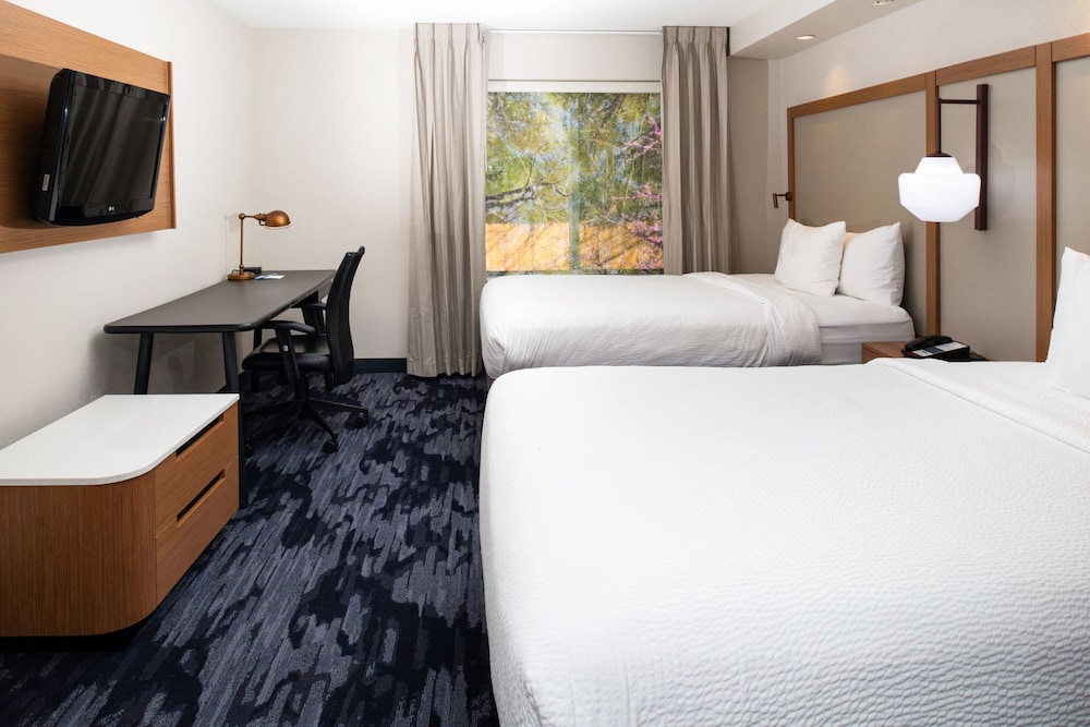 جناح بسريرين كوين مع أريكة، Fairfield Inn Suites By Marriott Greensboro Wendover 2/3