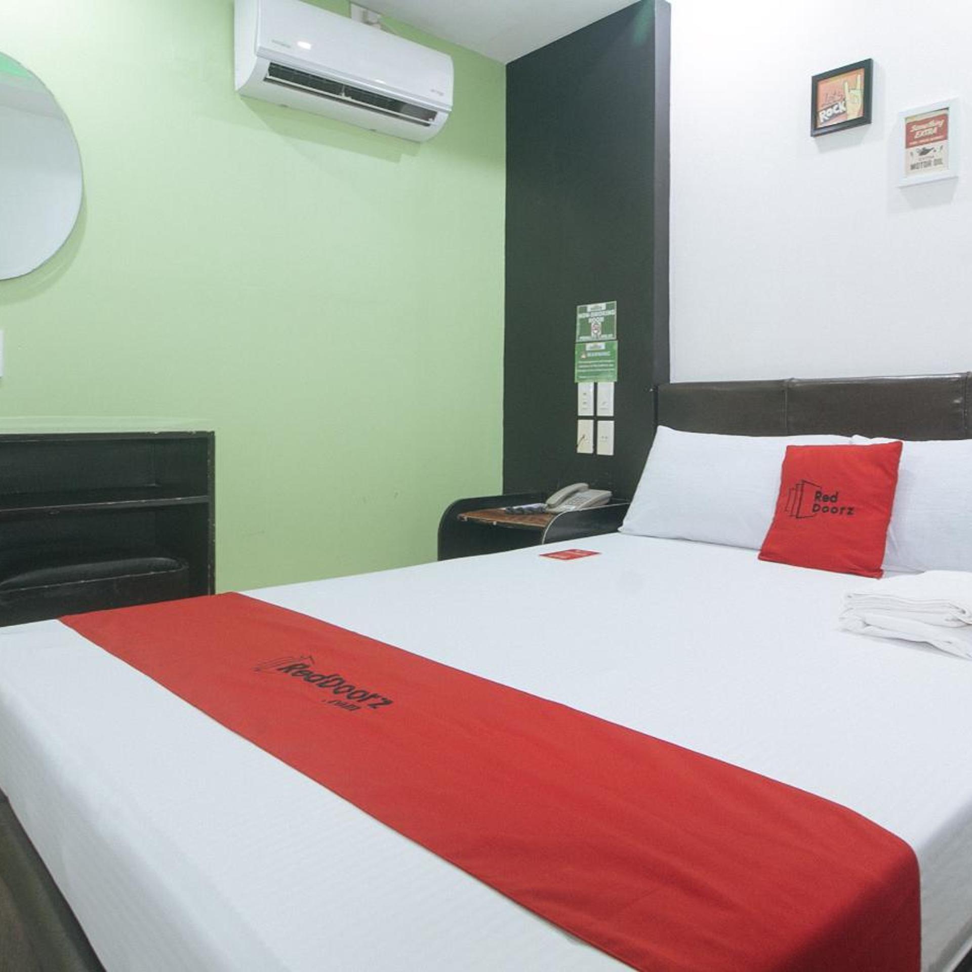 OYO 717 Ranchotel Bayanan 24/50