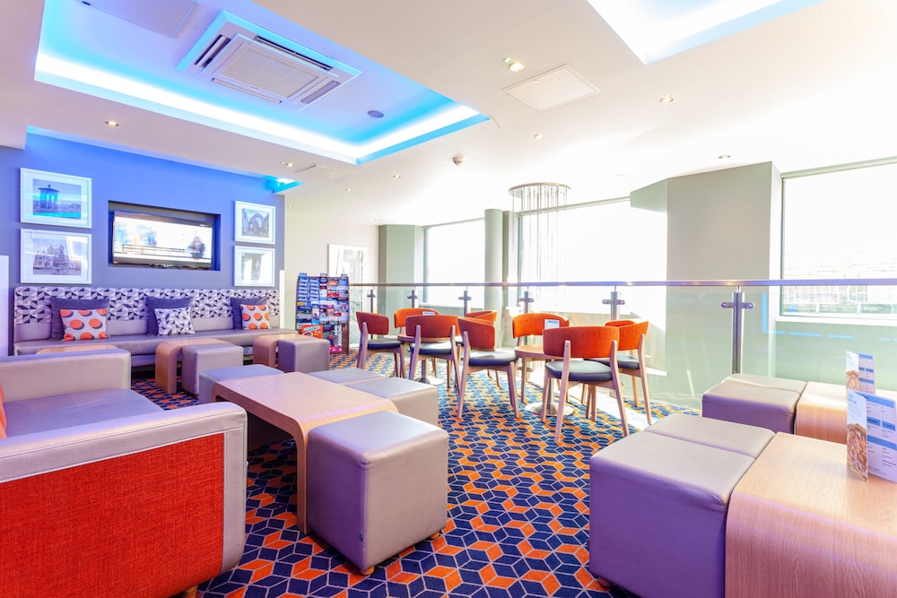 Holiday Inn Express Edinburgh Royal Mile 43/77