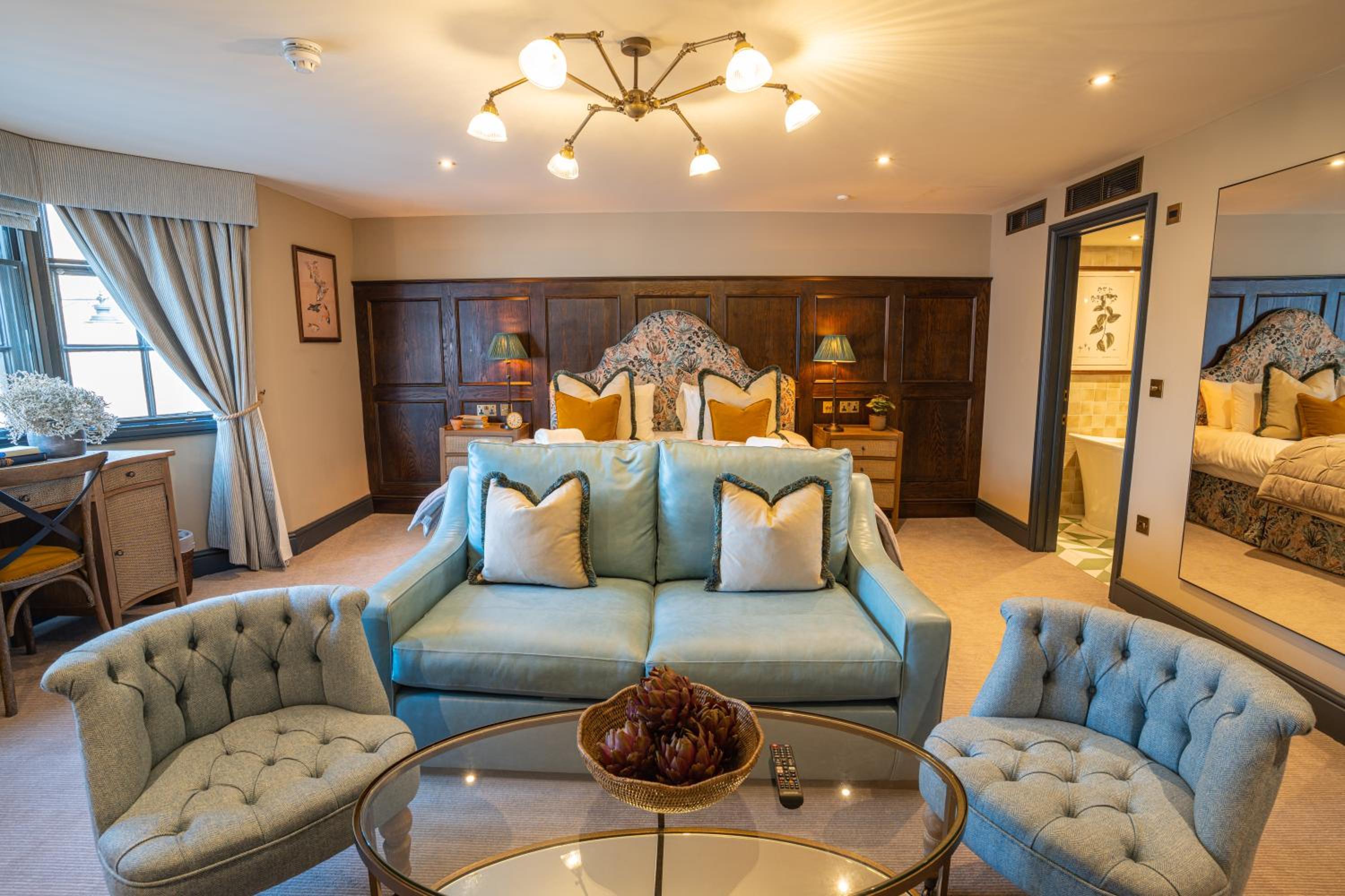 Salisbury Arms Hotel 37/54