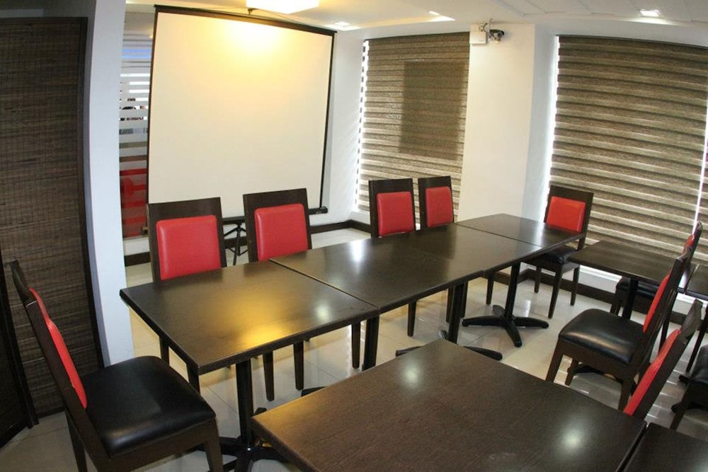 Tyche Boutique Hotel 36/41