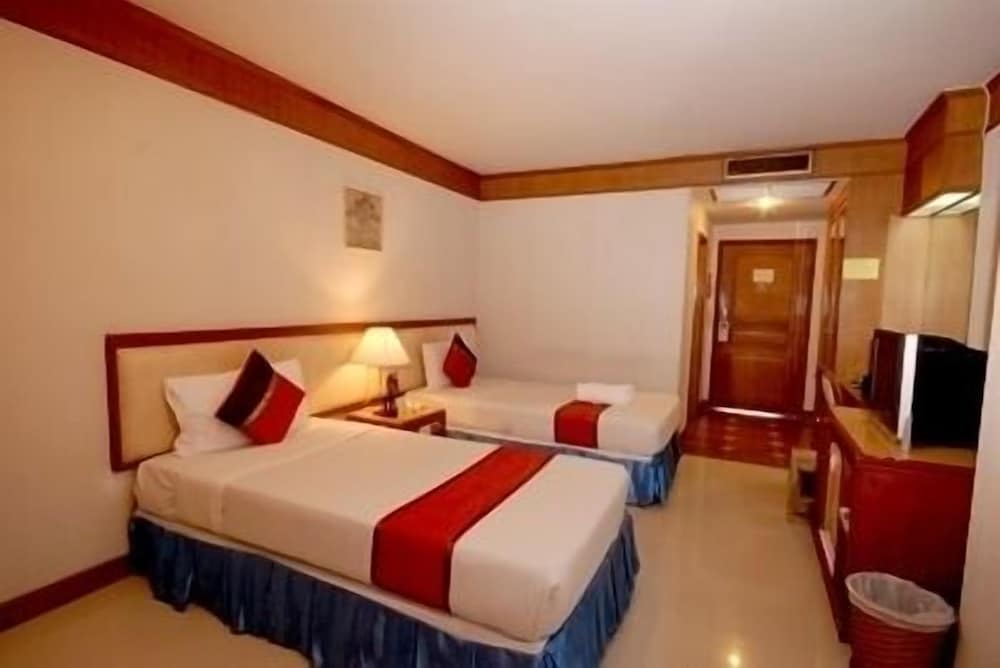 Silom Avenue Inn Bangkok 7/35