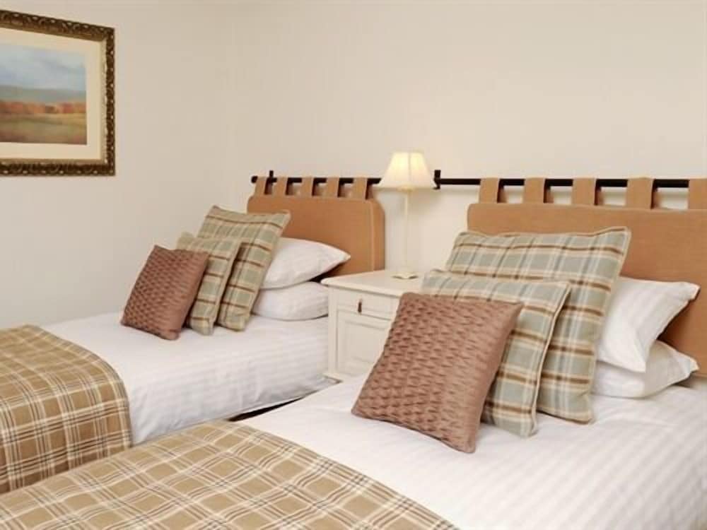 The Lamb at Angmering 6/40