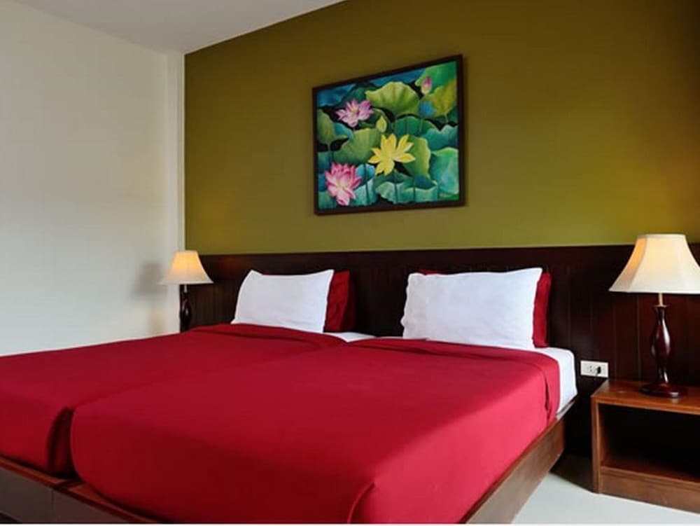 Kamala Beachfront Apartment 40/70