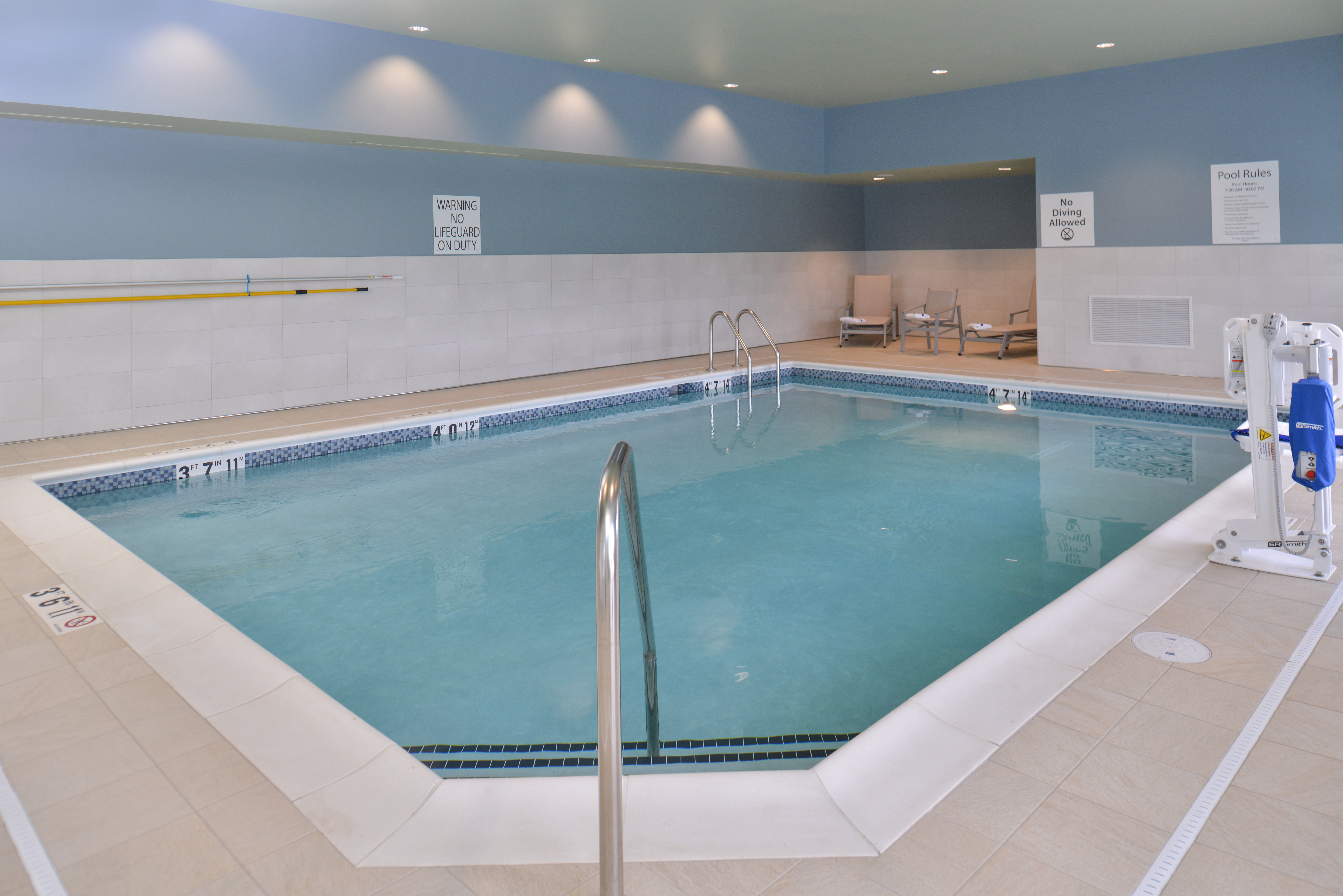 Holiday Inn Express & Suites OMAHA AIRPORT 38/64
