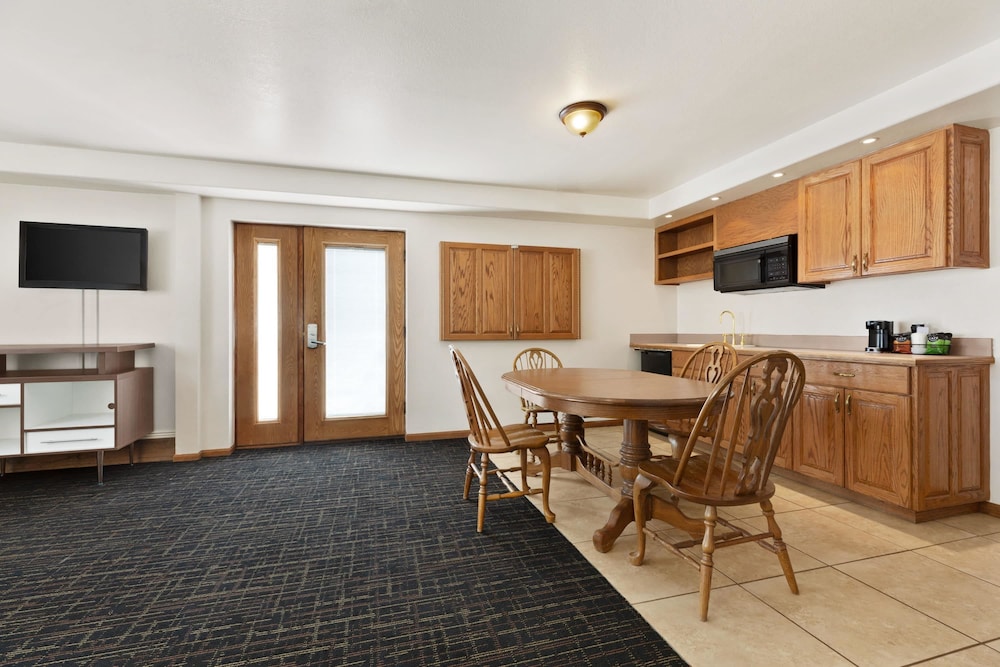 Howard Johnson By Wyndham Billings 31/46
