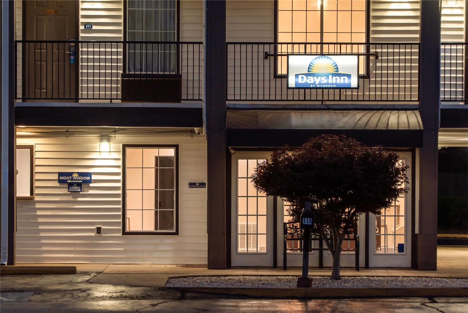 Days Inn By Wyndham Spartanburg 4/28