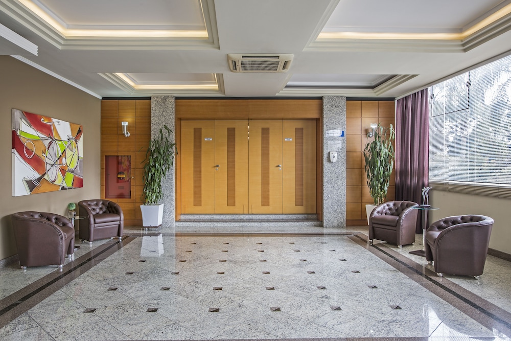 Astron Suites Sao Jose dos Pinhais 8/54