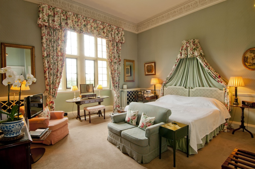 Hartwell House Amp Spa 33/70