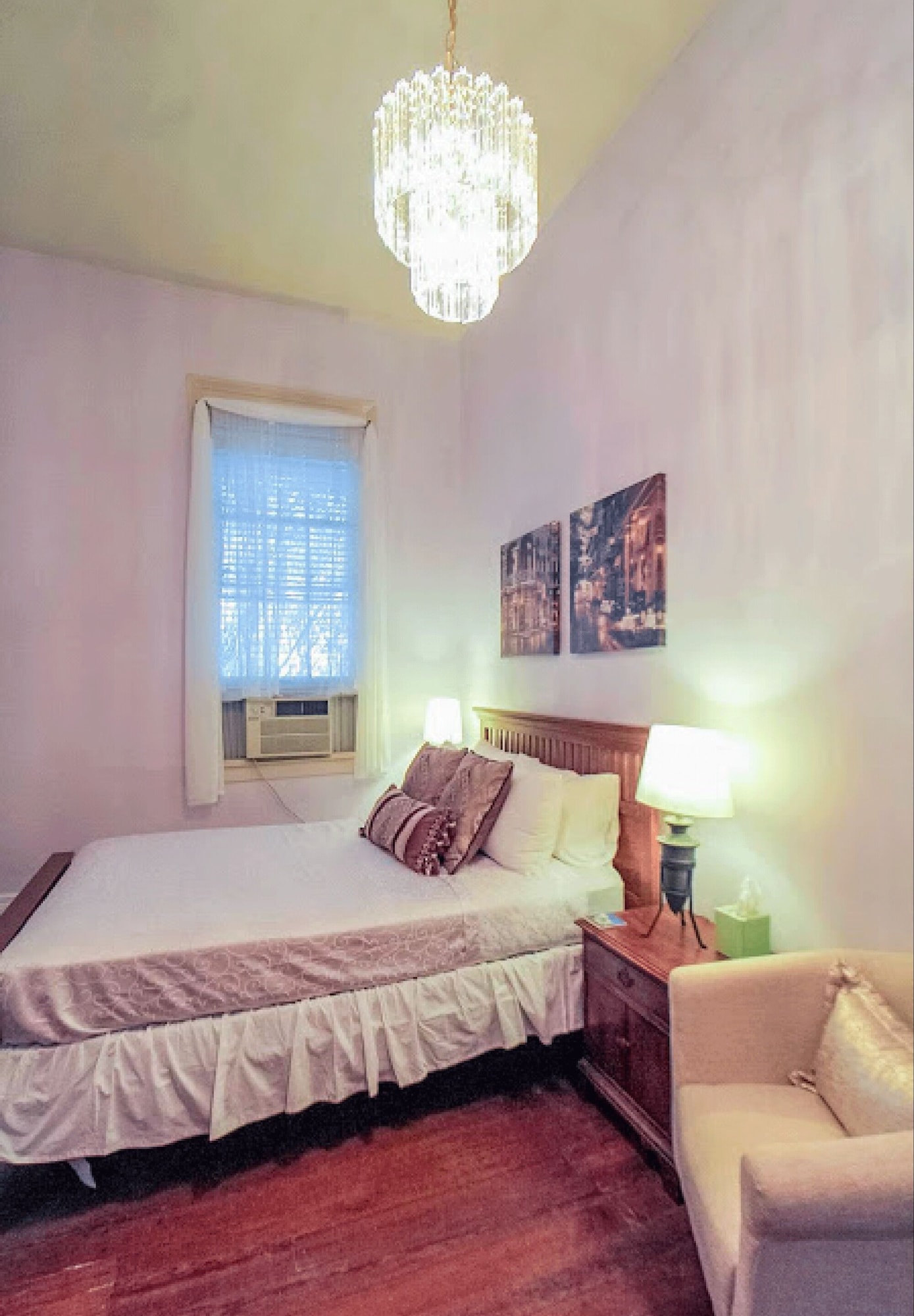 ROOM, 8 PEOPLE