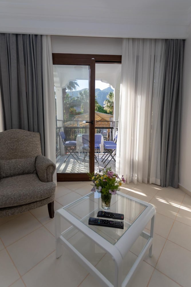 Mitos Apartments 20/50