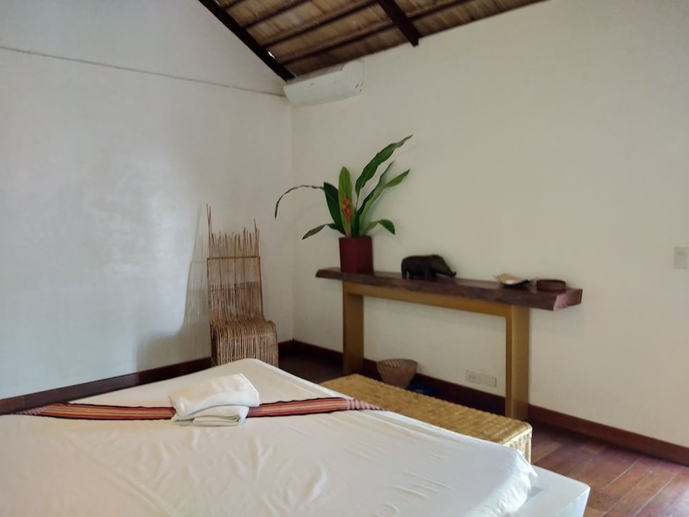 Villa Kalachuchi B&B 31/56