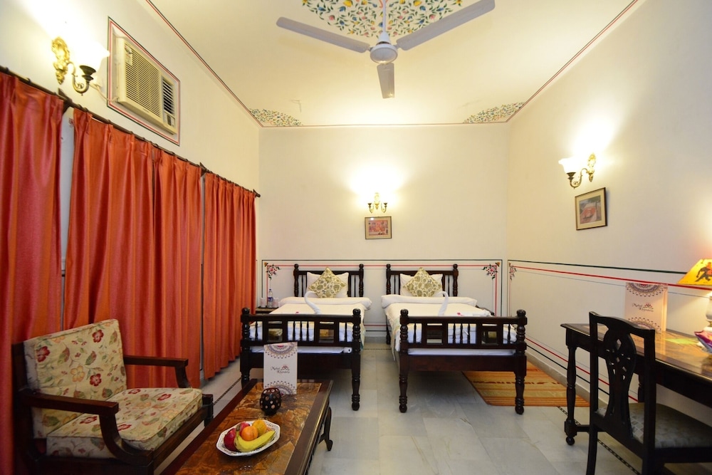 Mahal Khandela 21/32