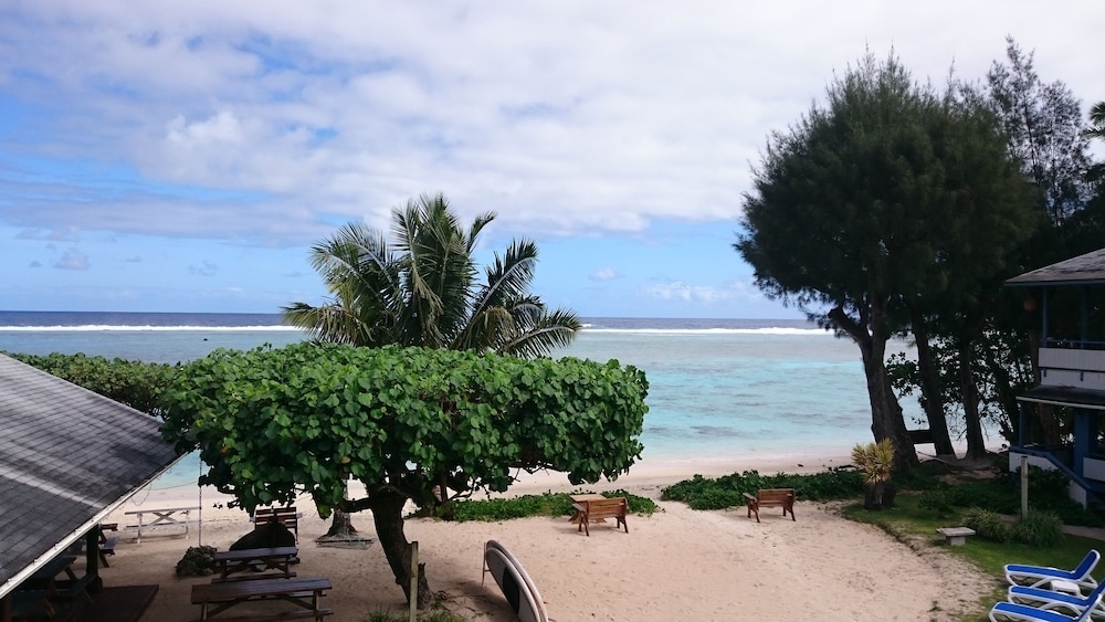 Aroa Beachside Inn 28/47