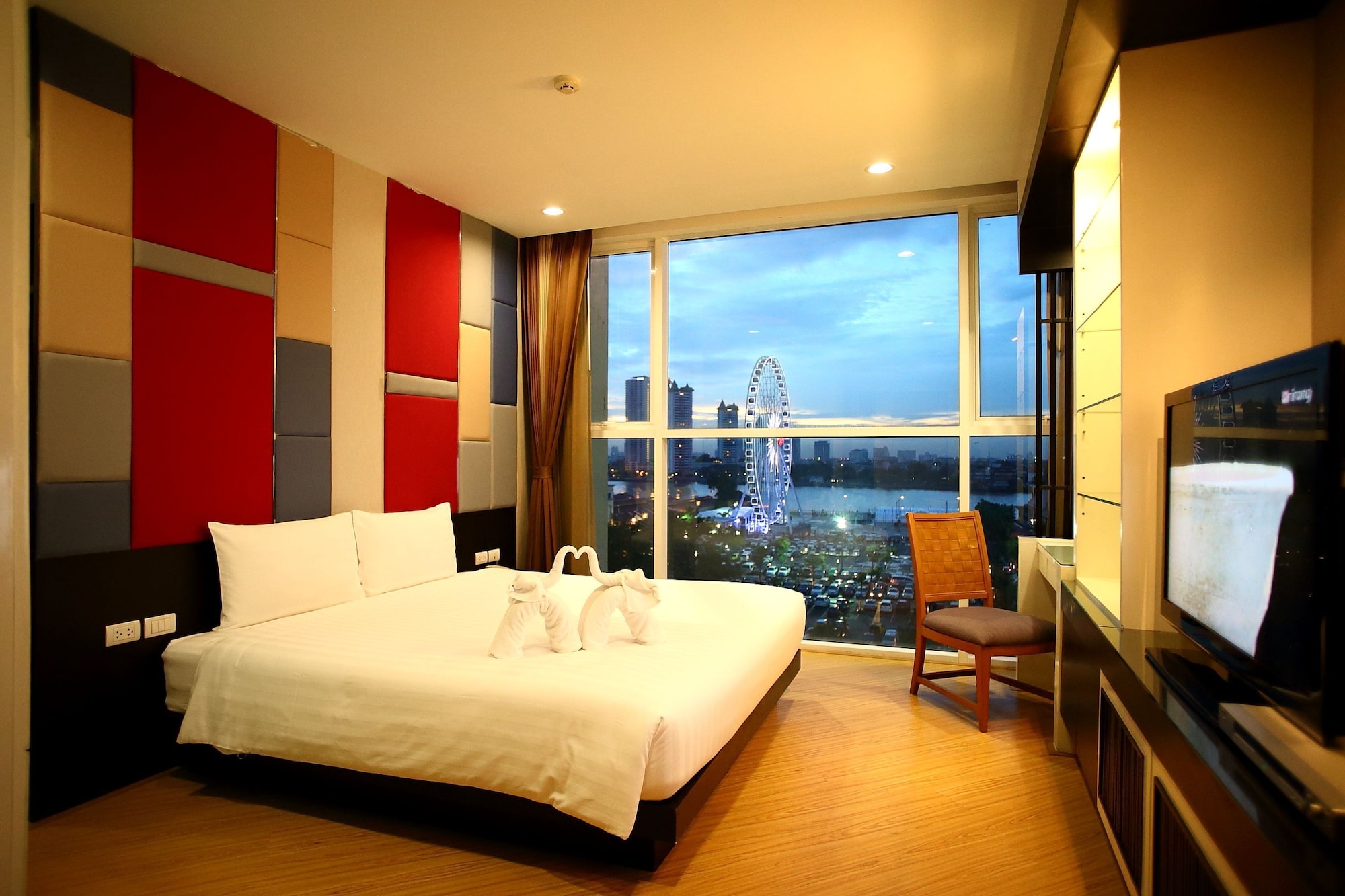 جناح جونيور بسرير كينج بإطلالة على النهر، The Sunreno Hotel Bangkok 5/10