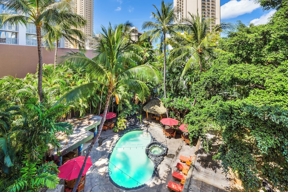 Castle Bamboo Waikiki 63/73