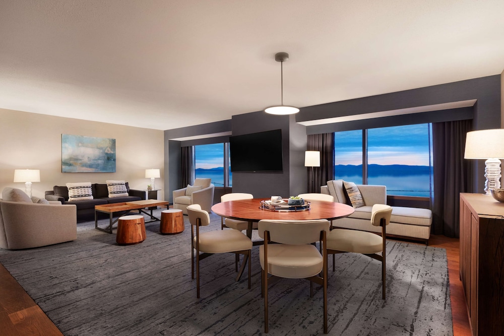 Hotel Champlain Burlington, Curio Collection by Hilton 53/77