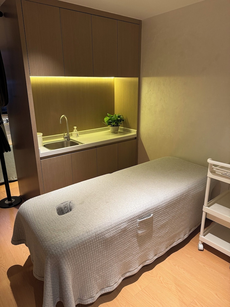 Lavande Hotel Guangzhou Taiguhui Square Shipaiqiao Metro Station 36/54