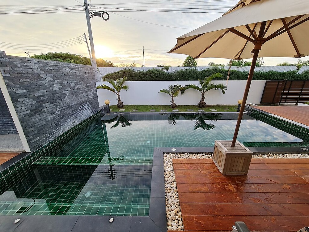 Jira Pool Villa 39/67