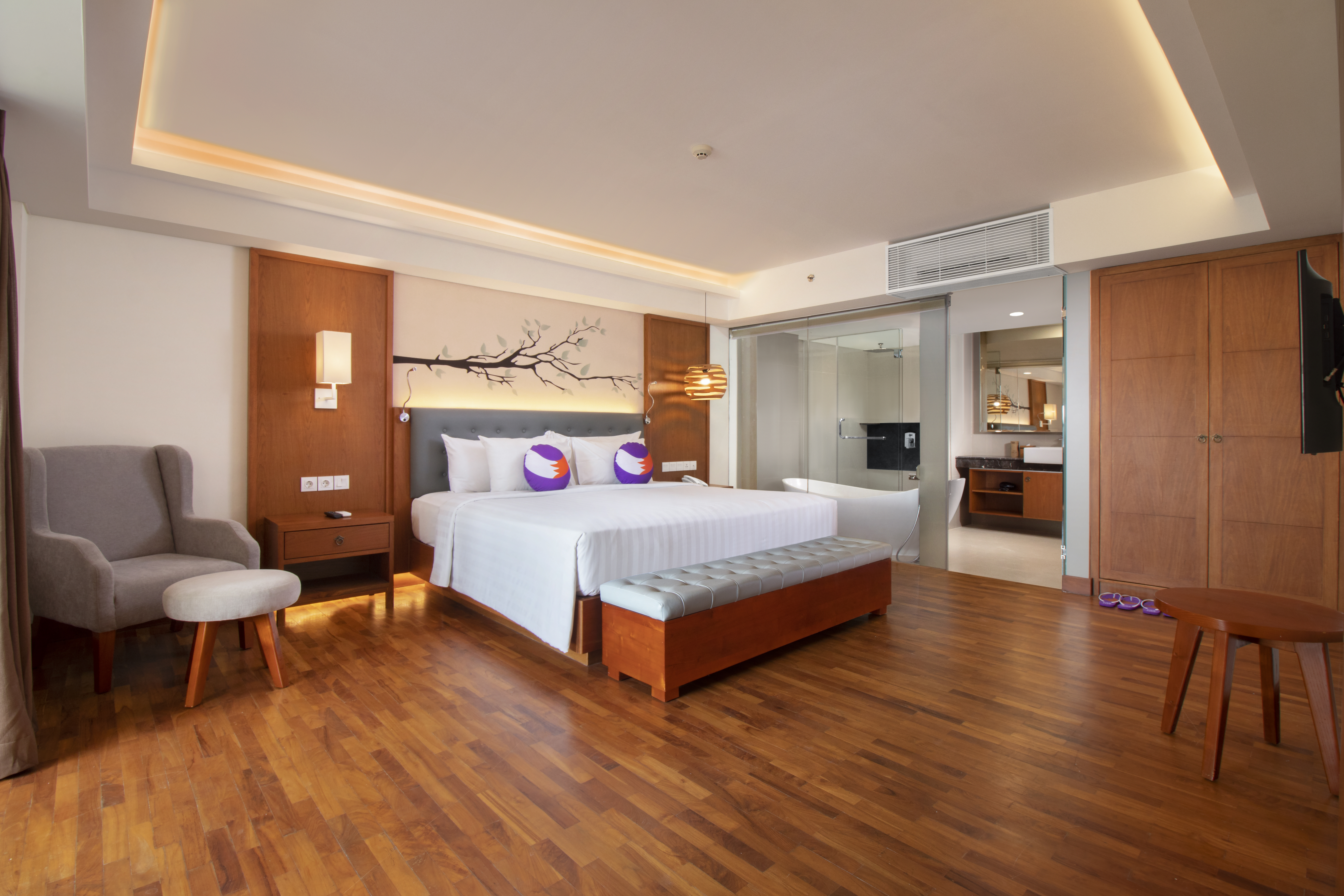 Executive Suite, Fox Hotel Jimbaran Beach Bali 2/4