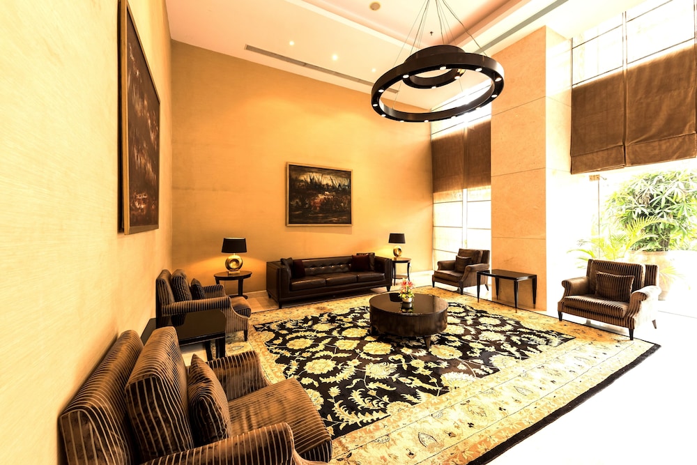 Oakwood Premier Prestige Ub City Bangaluru 24/55