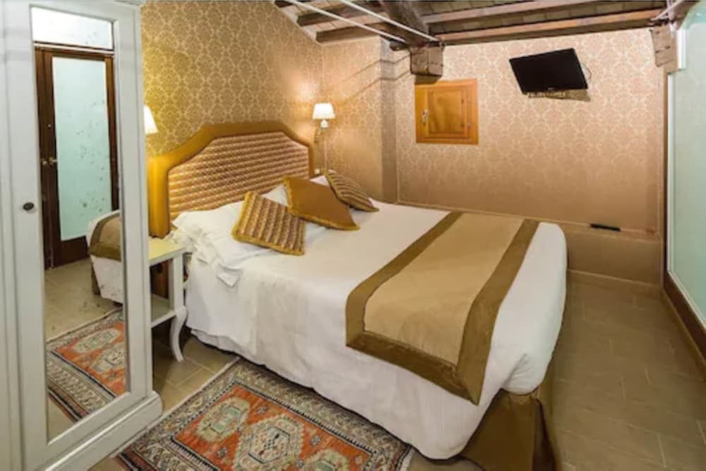 SMALL DOUBLE, ANNEX