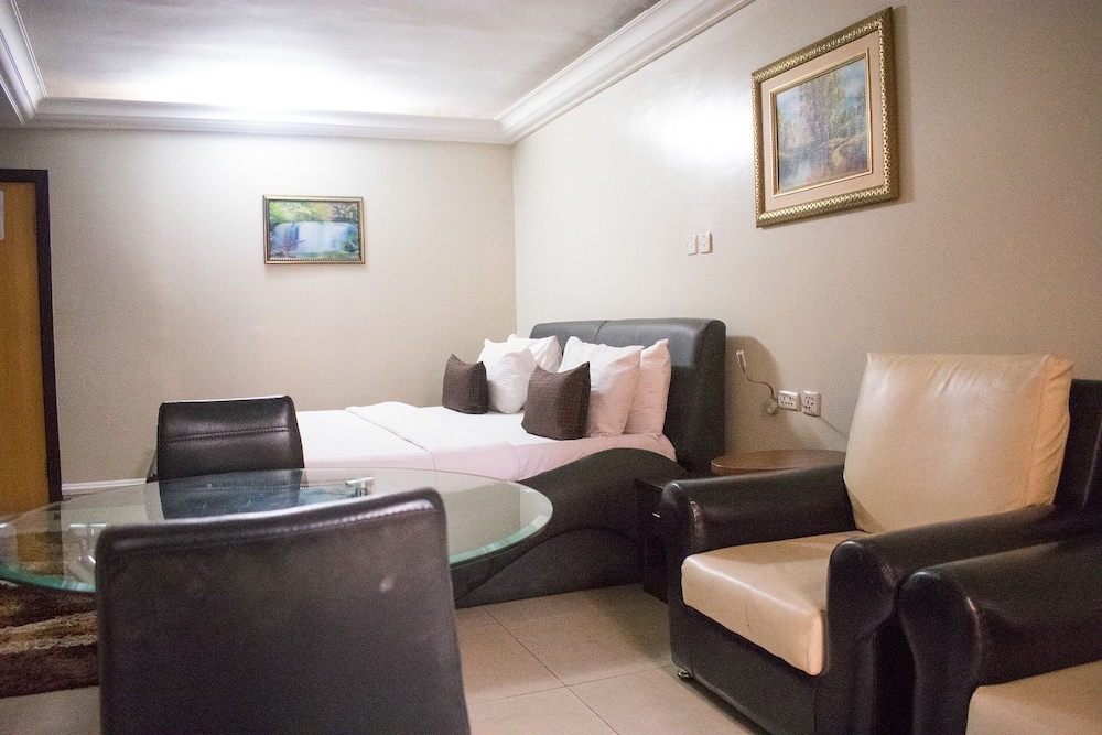 Primal Hotel GRA-Ikeja 27/50