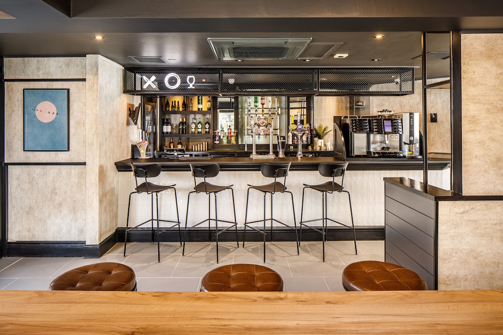 ibis Wakefield East Castleford 31/45