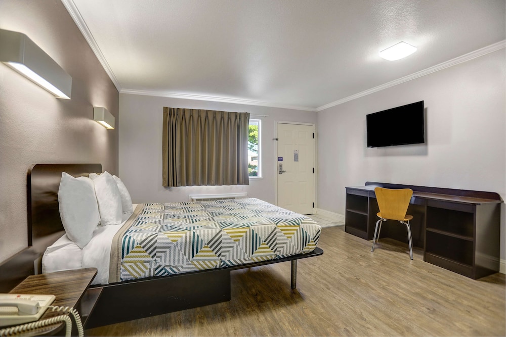 Motel6 Lodi, CA 20/47