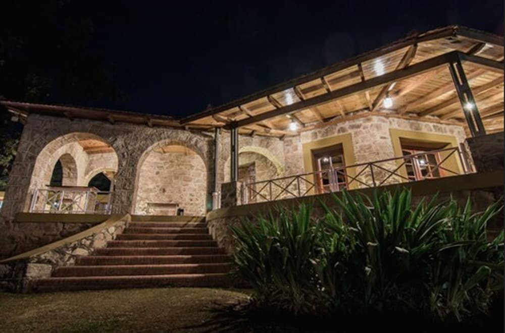 Pinares Del Cerro Hotel 63/63