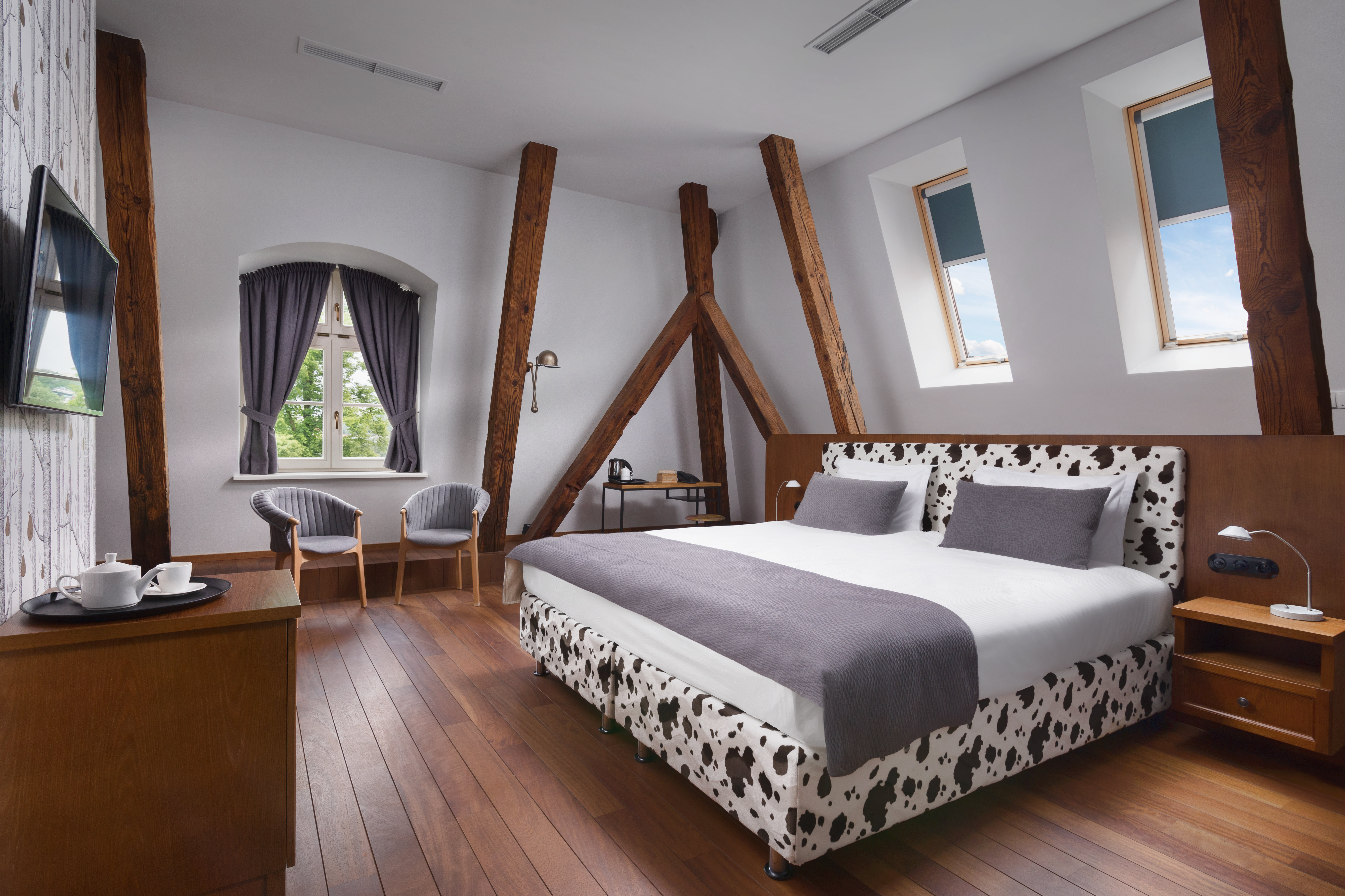 QUADRILLE CONFERENCE & SPA 12/50