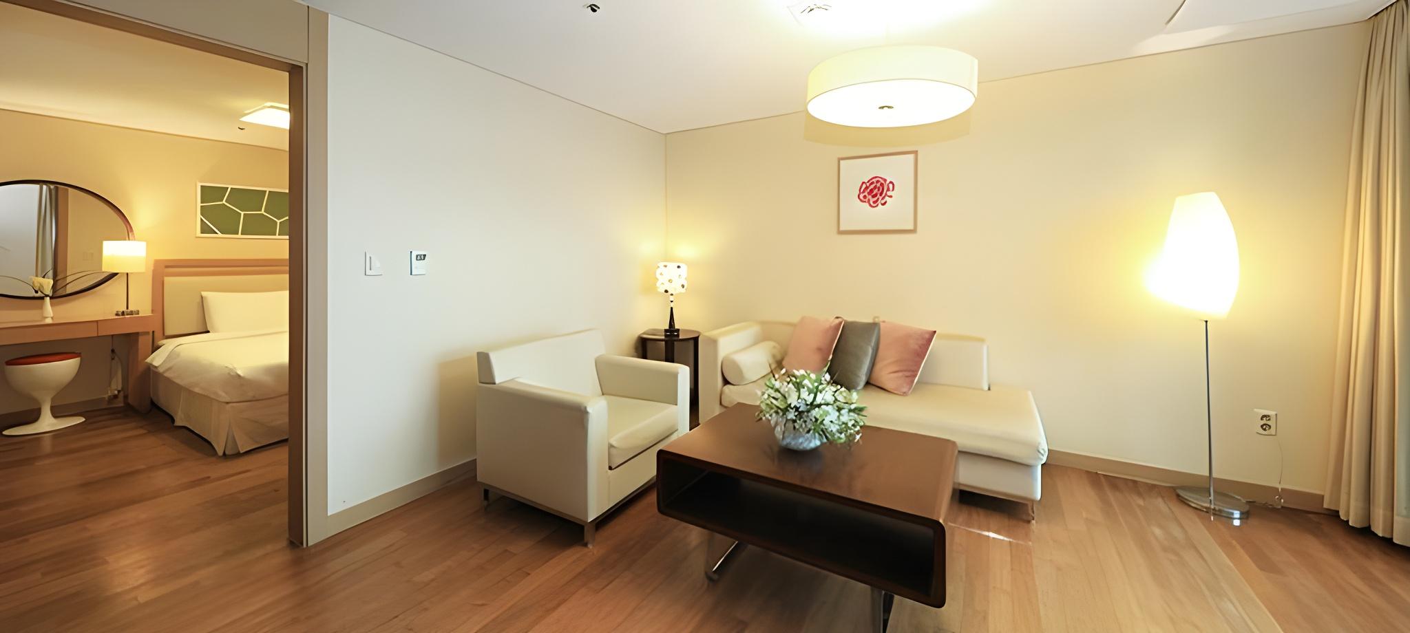 Deluxe, Double Bed, Lateral Side Sea View