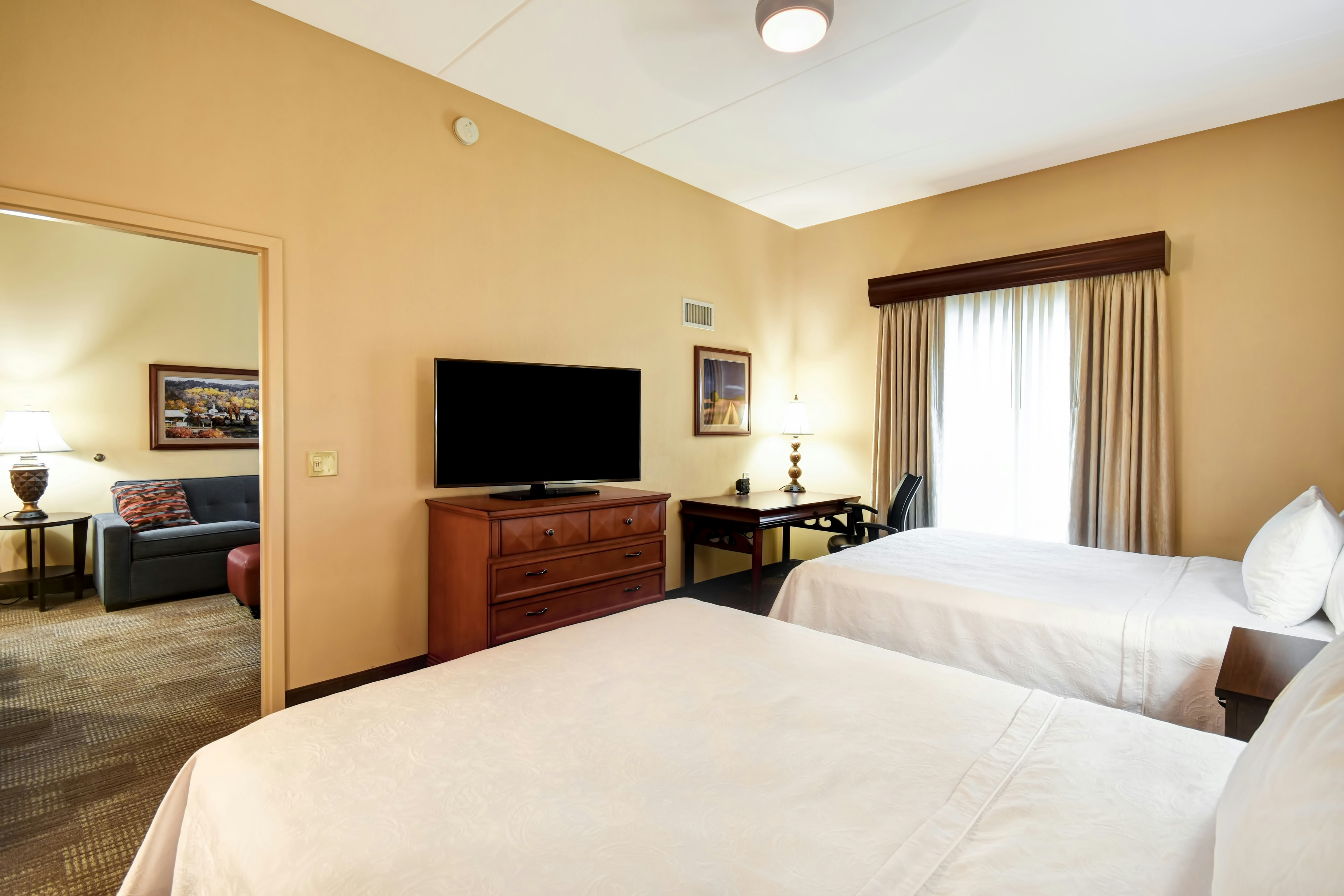1 BEDROOM, SUITE, 2 QUEEN BEDS