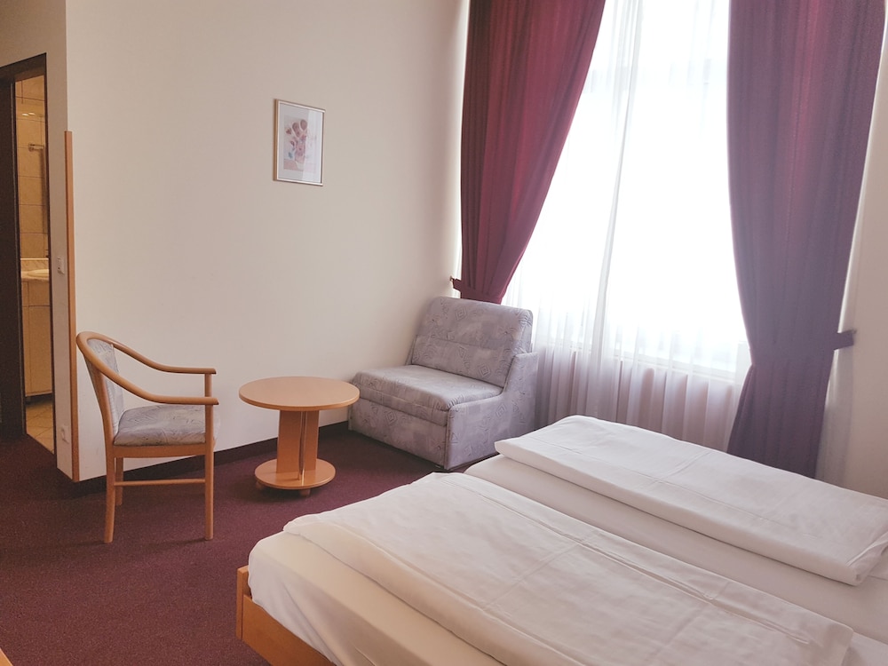Haydn Hotel 10/50