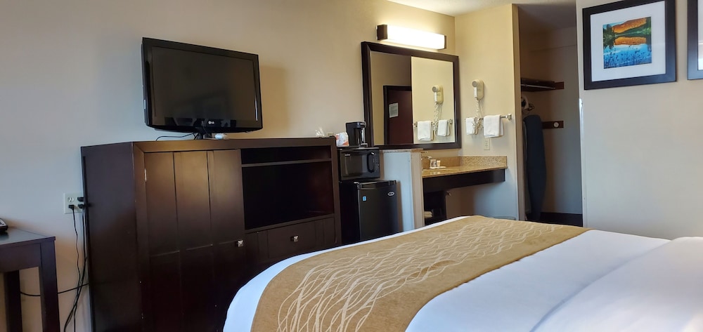 Comfort Inn Portland near I-84 and I-205 9/28