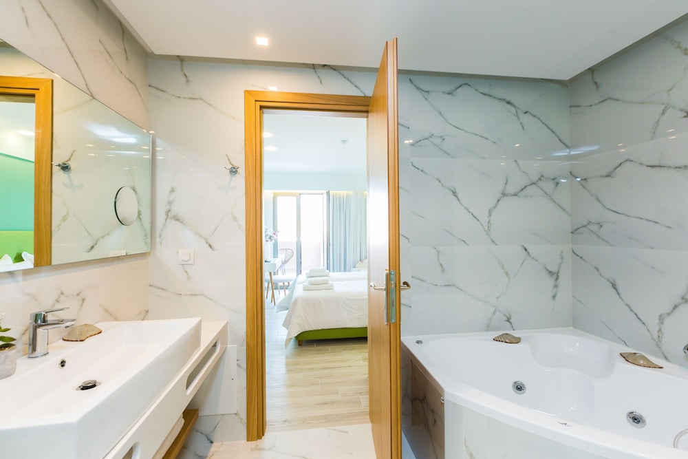 Menta City Boutique Hotel 62/67