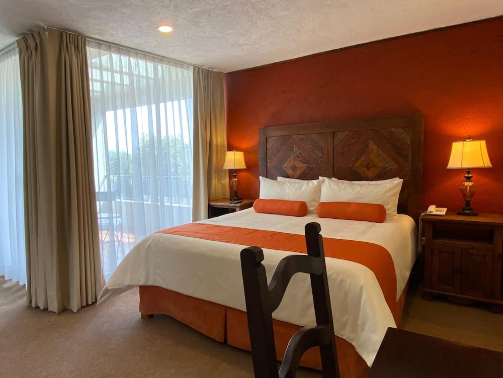 Collection O Hotel La Huerta Golf & Hotel, Cholula 4/58