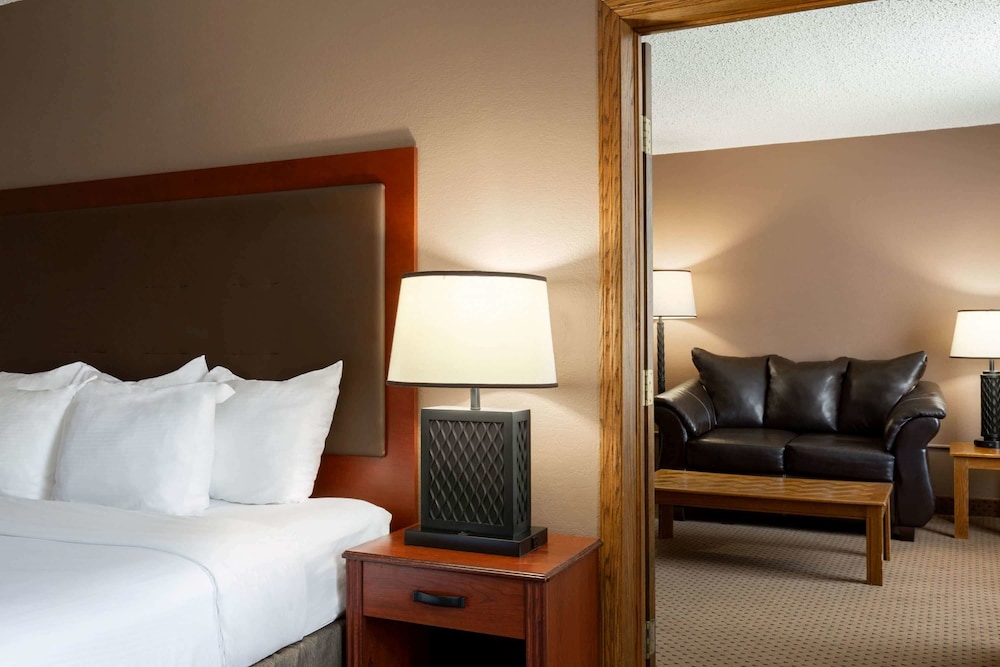 Baymont by Wyndham Mandan Bismarck Area 10/36