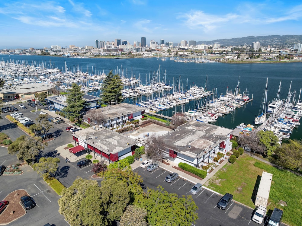 Marina Village Inn 38/50