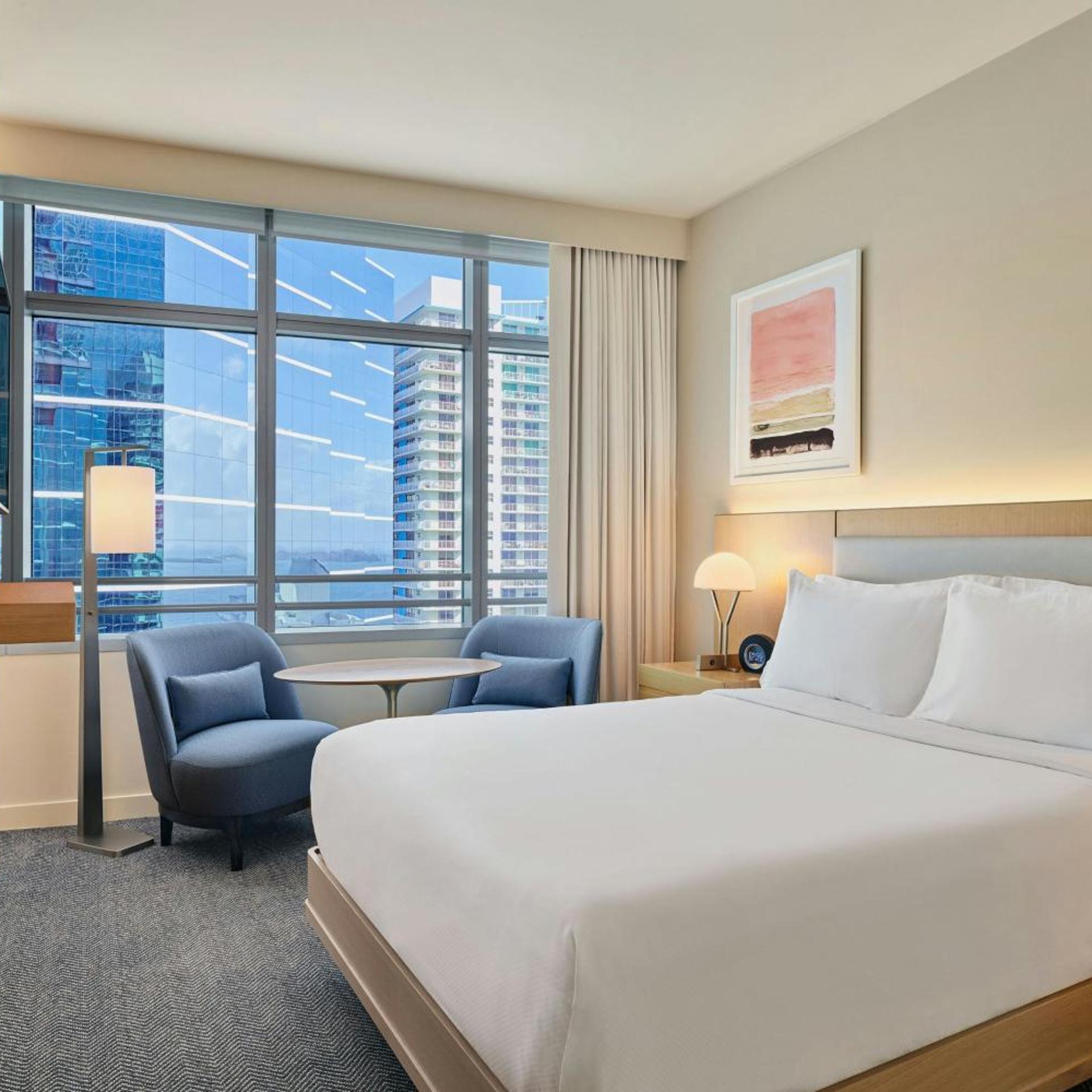 Standard, King Bed, Bathtub, Accessible