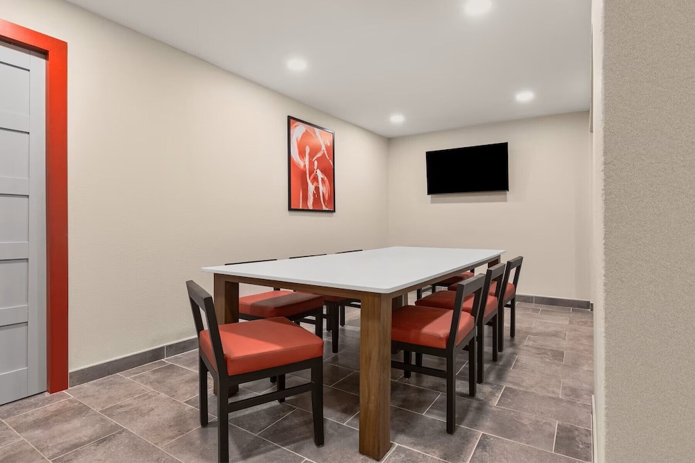 Hawthorn Extended Stay by Wyndham Irving DFW North 59/69
