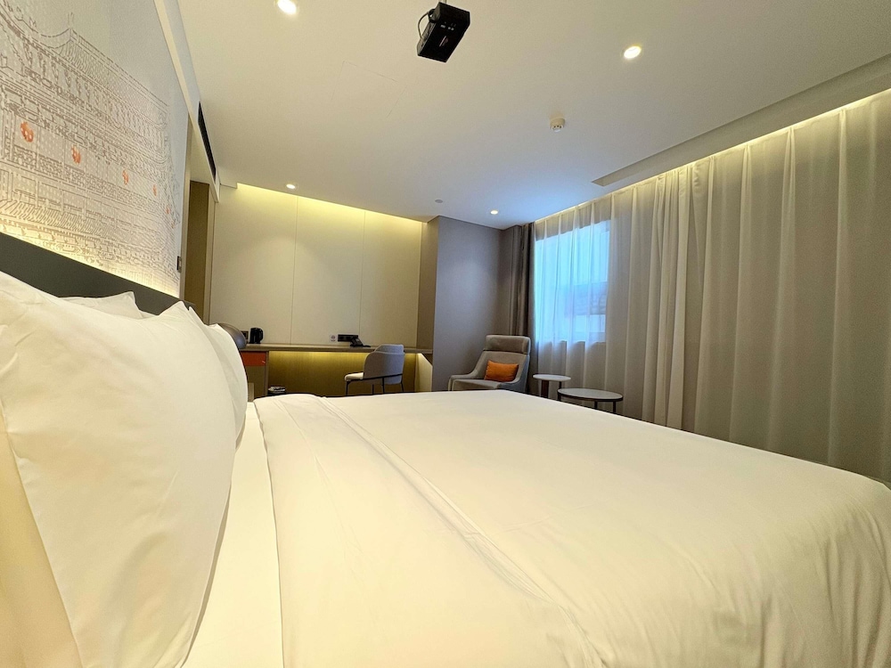 SUPERIOR, KING BED