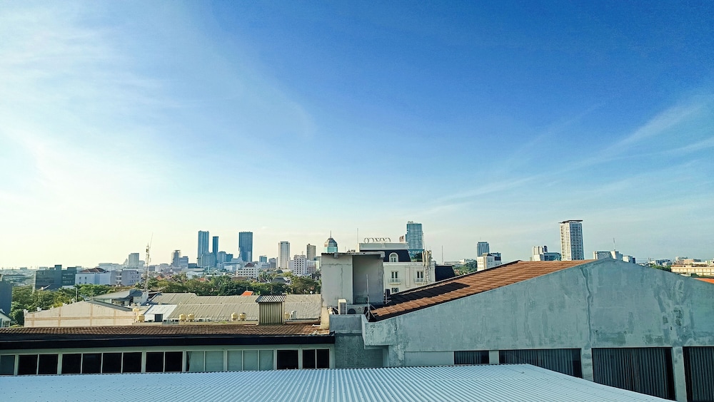 Mercure Surabaya Grand Mirama 79/81