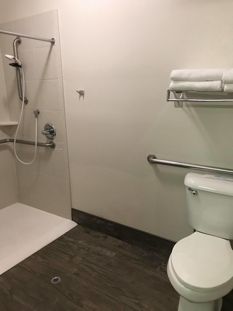 Best Western Plus Walla Walla Suites Inn 28/55