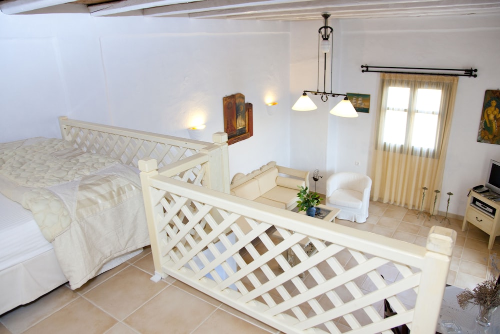 Tholaria Boutique Hotel 8/50