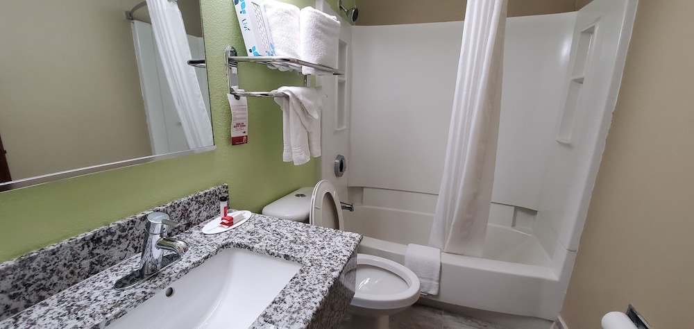 Economy 7 Inn Chesapeake - Portsmouth 10/28