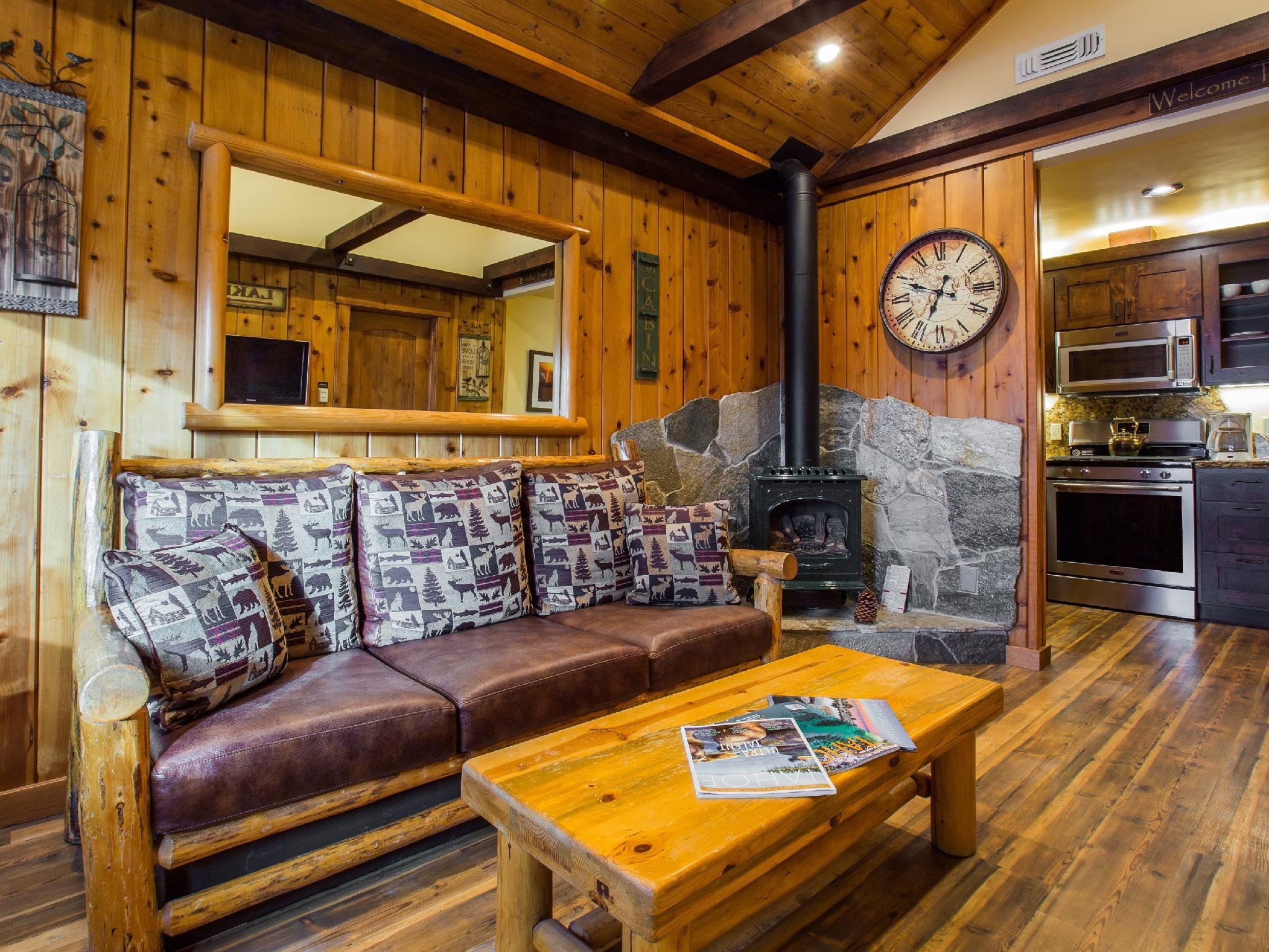 Cedar Glen Lodge 30/52