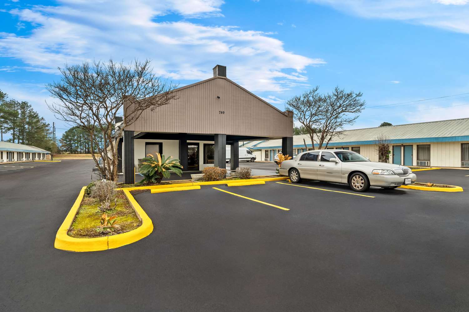 Rodeway Inn & Suites Brookhaven, MS 13/16
